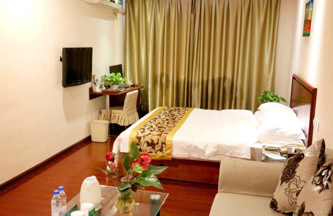 Greentree Inn Guiyang Court Street West Zhongshan Road Subway Station Business Hotel Exterior photo