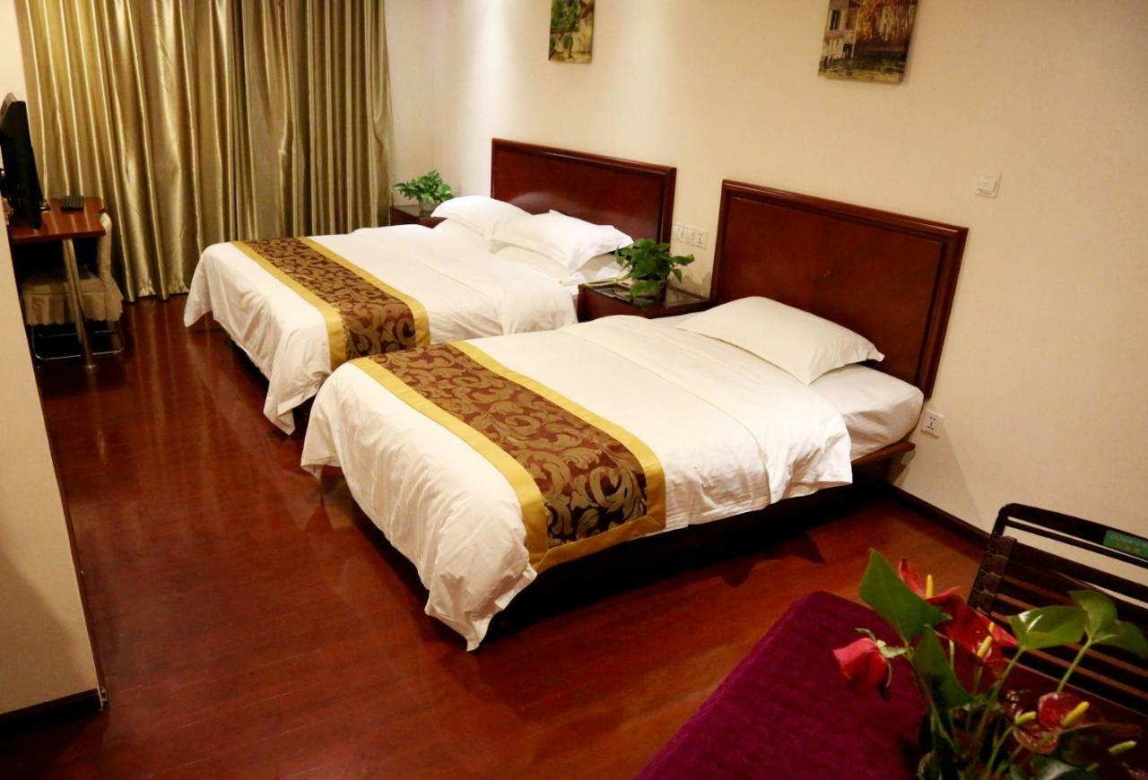 Greentree Inn Guiyang Court Street West Zhongshan Road Subway Station Business Hotel Exterior photo